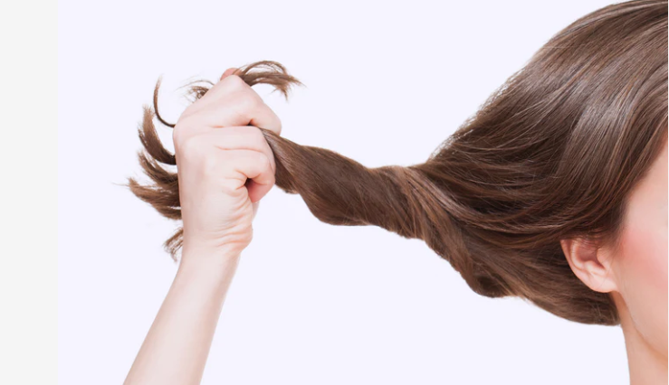 Cortar o cabelo deixa-o mais saudável: verdade ou mito?